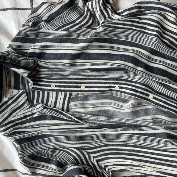 Forever 21 oversized button up - Picture 2 of 2